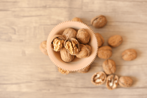 Nutrients: Effects of Walnut Consumption on Mood in Young Adults—A Randomized Controlled Trial